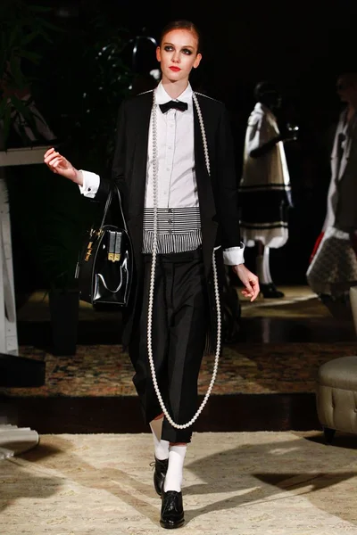 Look 25